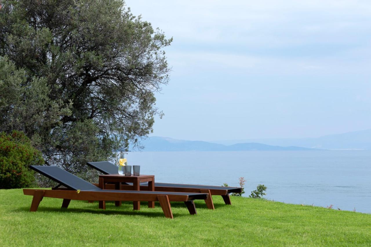 Lichnos Luxury Suites Sourpi Exteriör bild