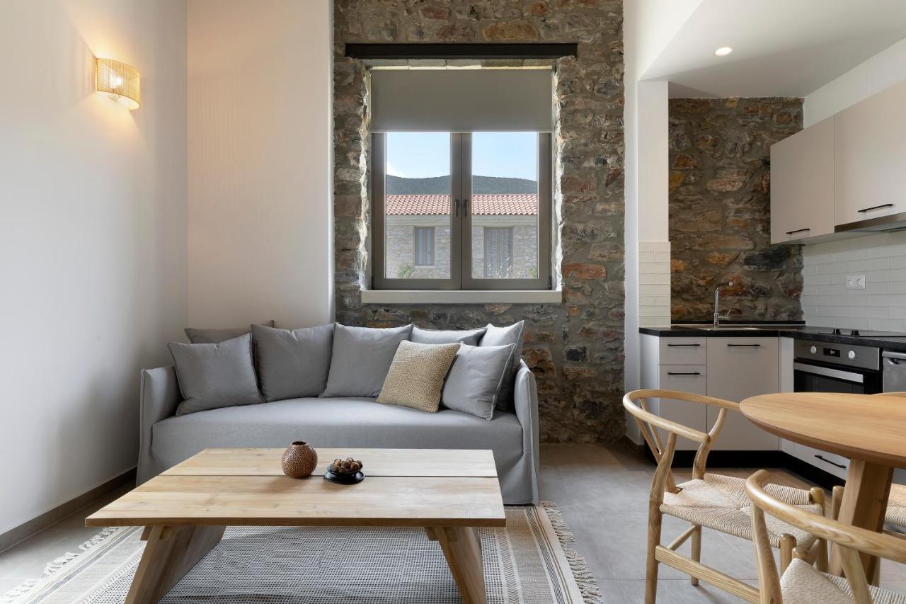 Lichnos Luxury Suites Sourpi Exteriör bild