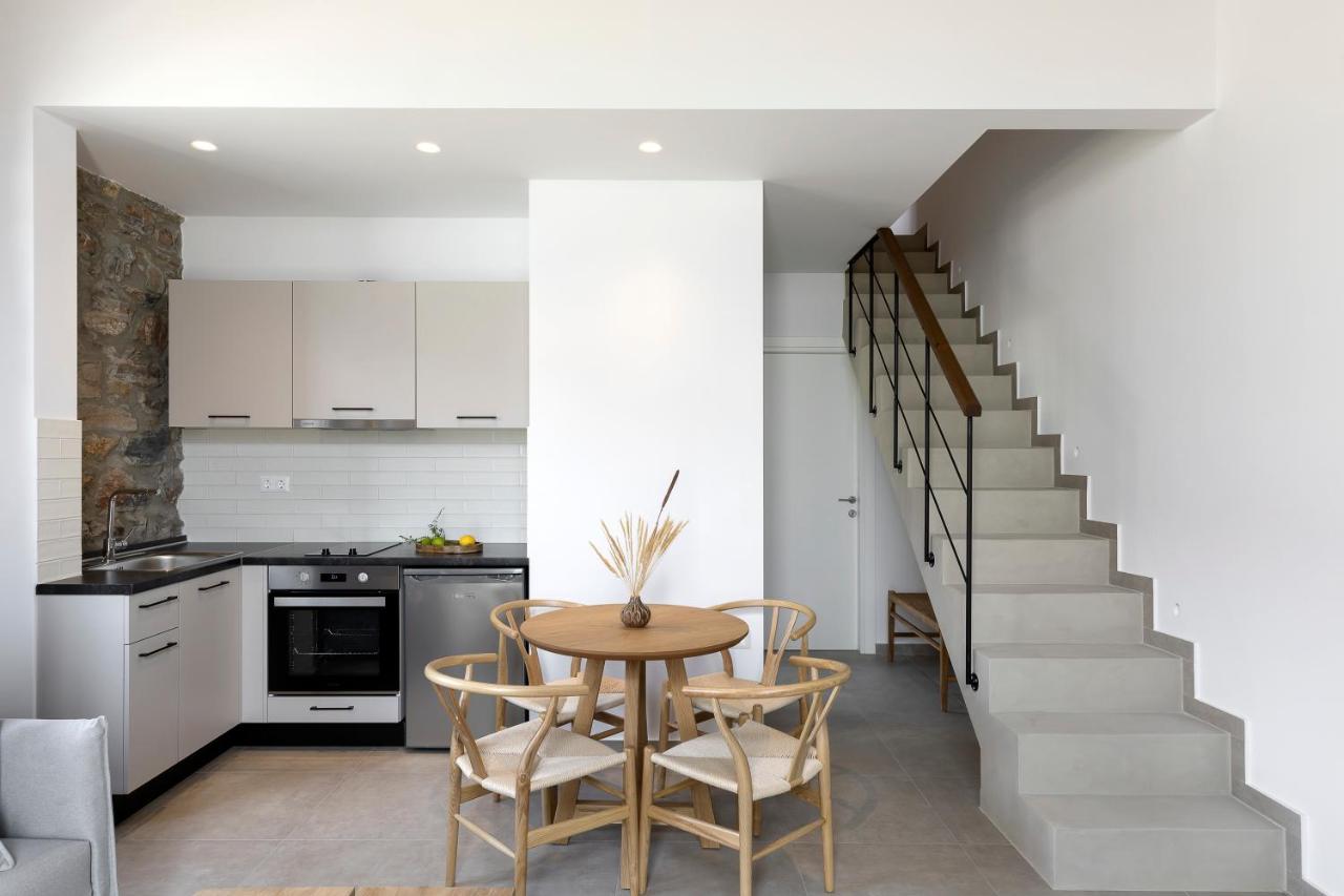 Lichnos Luxury Suites Sourpi Exteriör bild