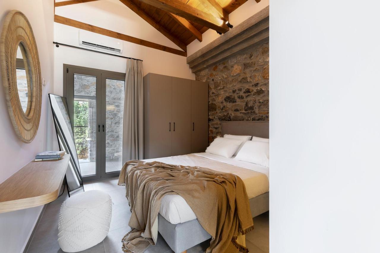 Lichnos Luxury Suites Sourpi Exteriör bild