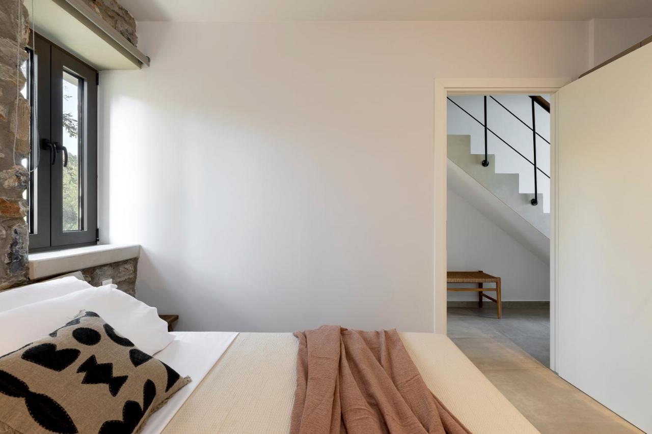 Lichnos Luxury Suites Sourpi Exteriör bild