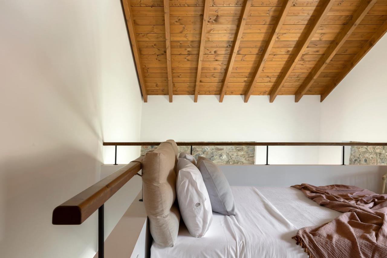 Lichnos Luxury Suites Sourpi Exteriör bild
