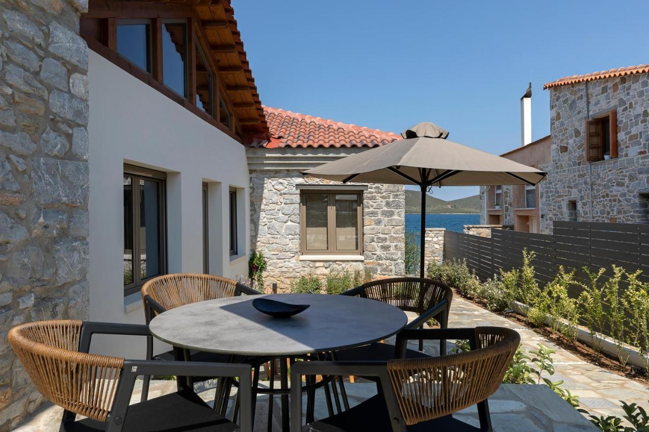 Lichnos Luxury Suites Sourpi Exteriör bild