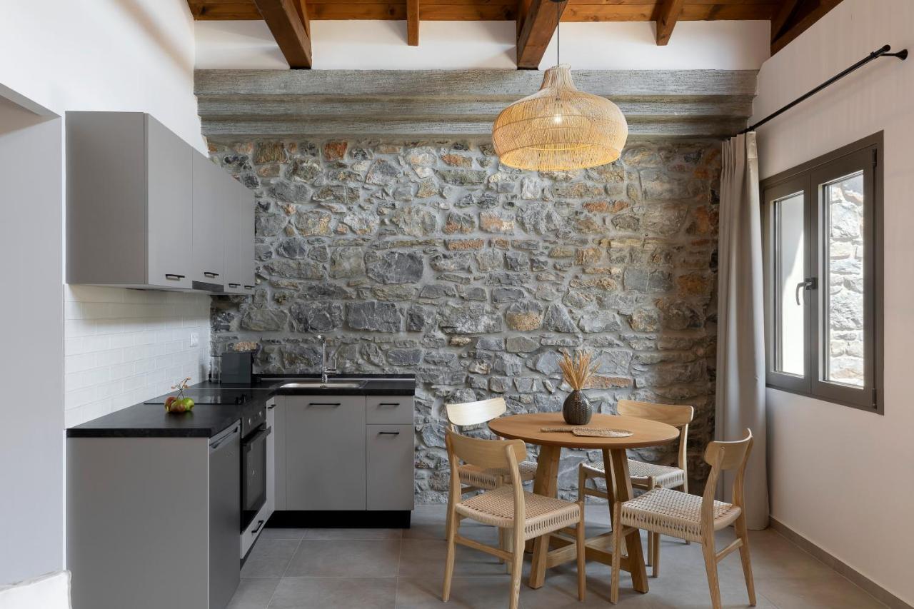 Lichnos Luxury Suites Sourpi Exteriör bild