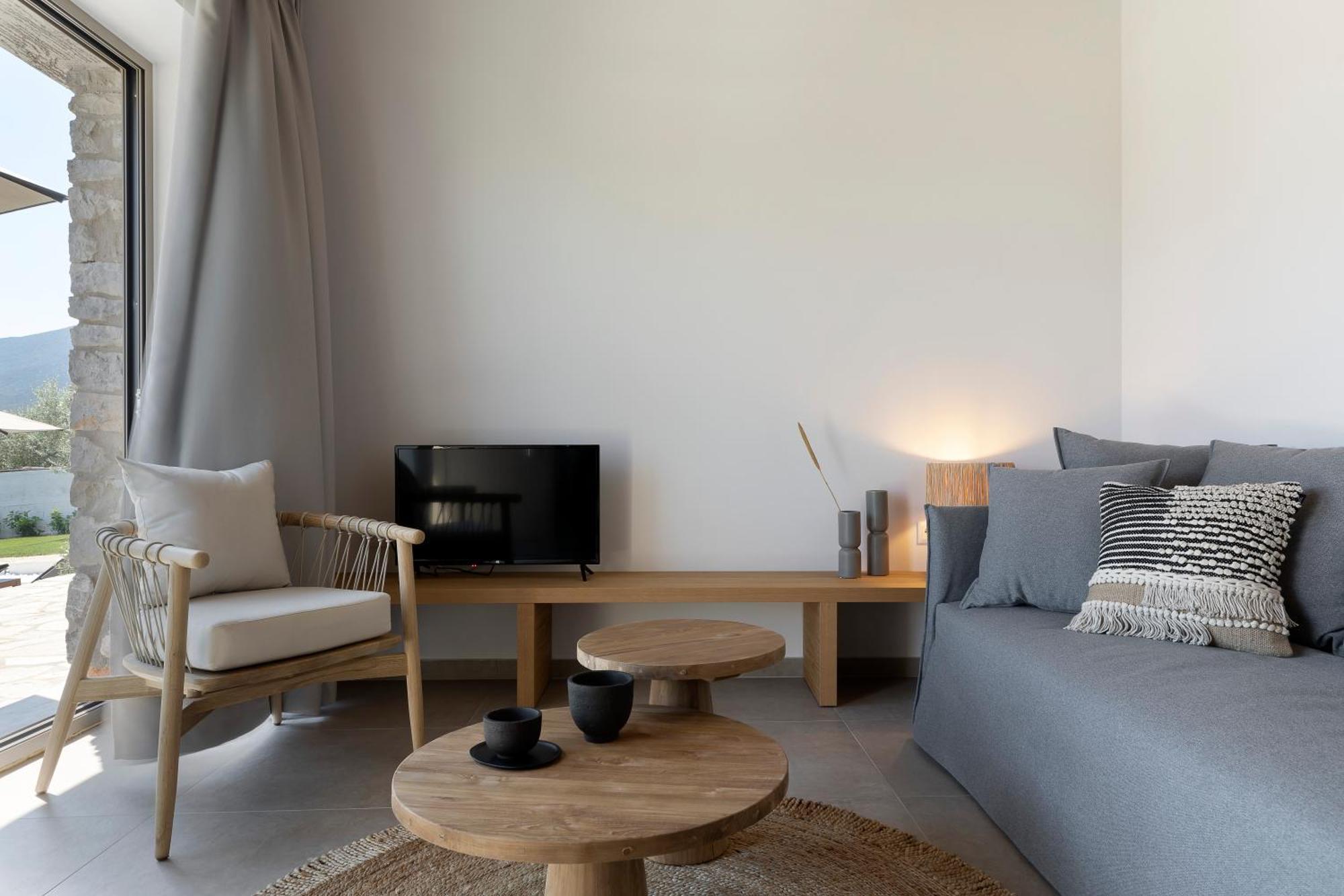 Lichnos Luxury Suites Sourpi Exteriör bild