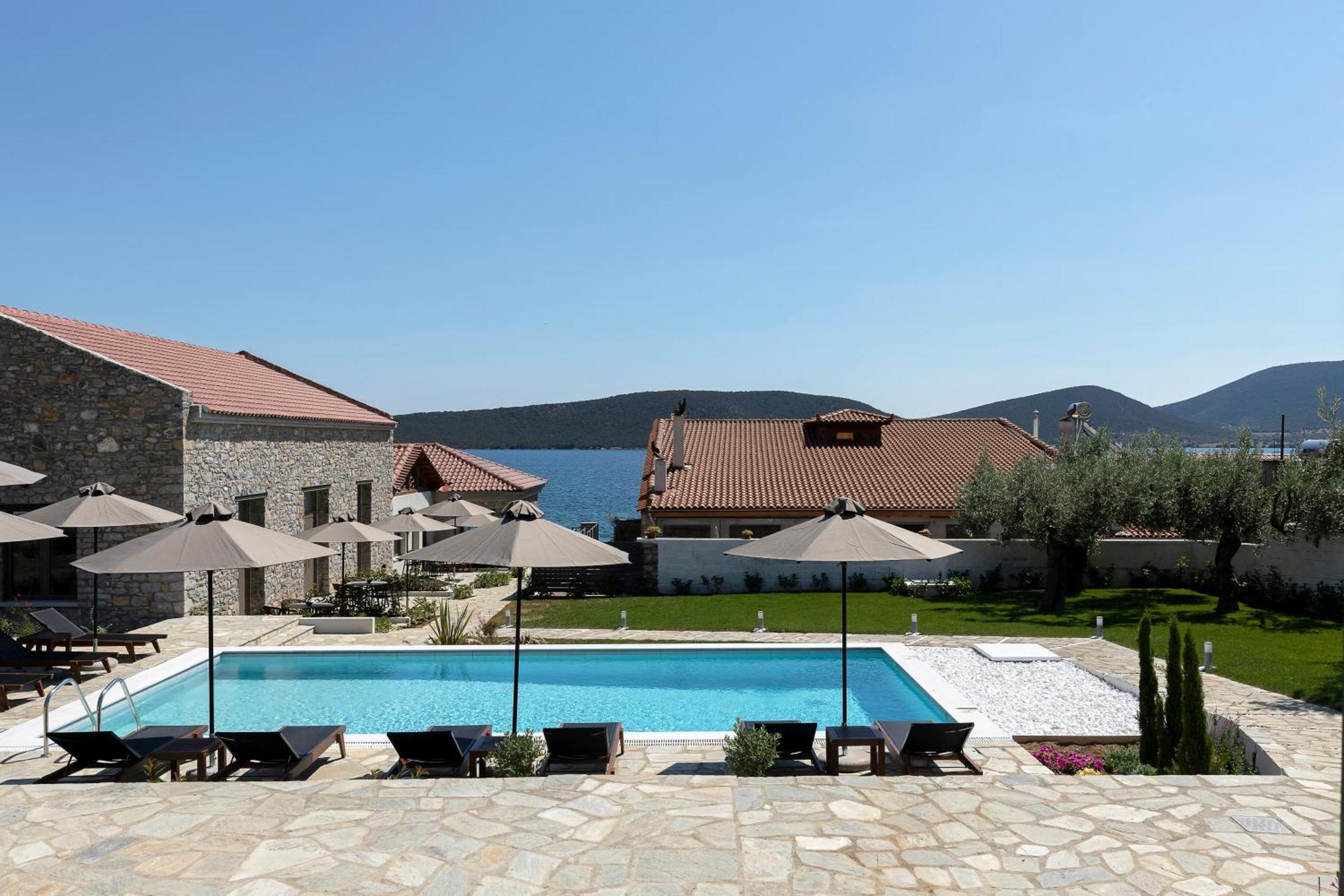 Lichnos Luxury Suites Sourpi Exteriör bild